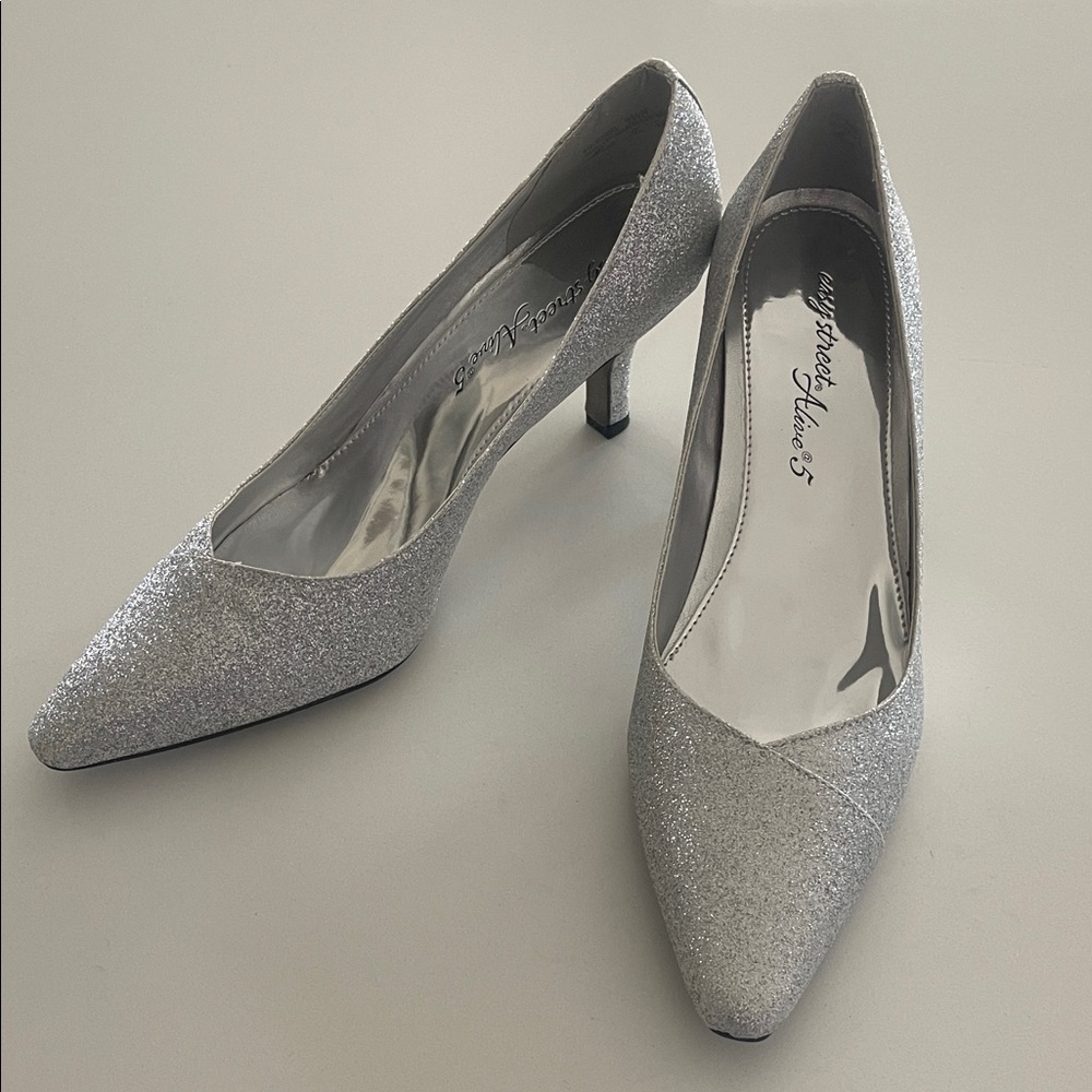 Silver Heels Pumps Dressy 3" Heel Women's Size 9.5N